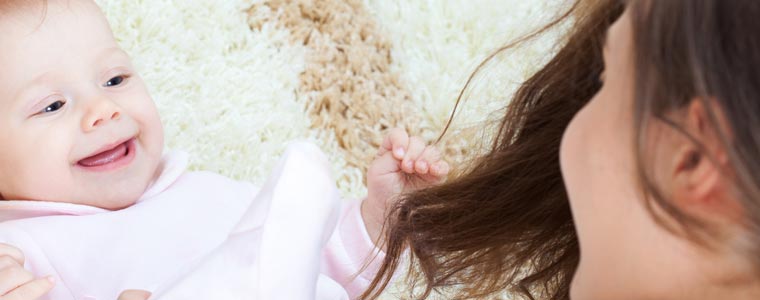 Partagez les premiers sourires de votre bébé avec les gens que vous aimez, en toute sécurité