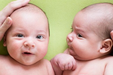 Bébé en photo sur les réseaux sociaux : quels risques ?