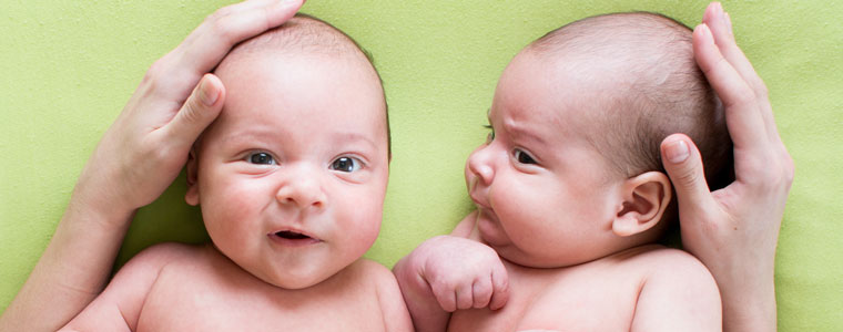 Partager les photos de bébé sur les réseaux sociaux : quels risques ?