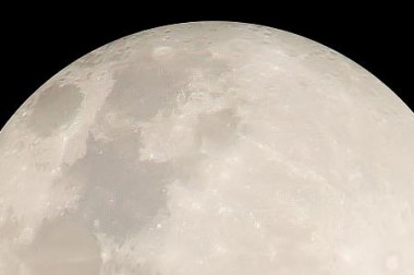 Bébé agité pendant la pleine lune, il va falloir vous y faire !