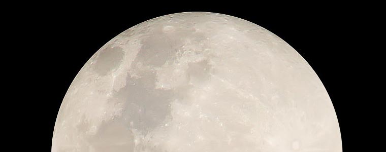 Bébé agité pendant la pleine lune, il va falloir vous y faire !